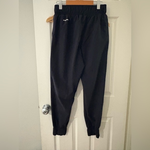 Under Armour women’s woven branded black jogger size medium - Picture 3 of 12